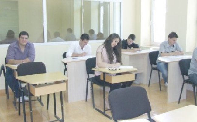 Elevilor li s-au părut uşoare subiectele probei orale din a doua sesiune a examenului de bacalaureat